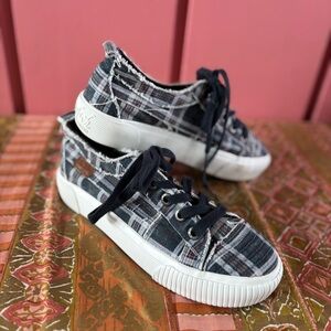 Blowfish Malibu Women's Clay Sneakers - NEW - Size 7.5 - Women's Runners